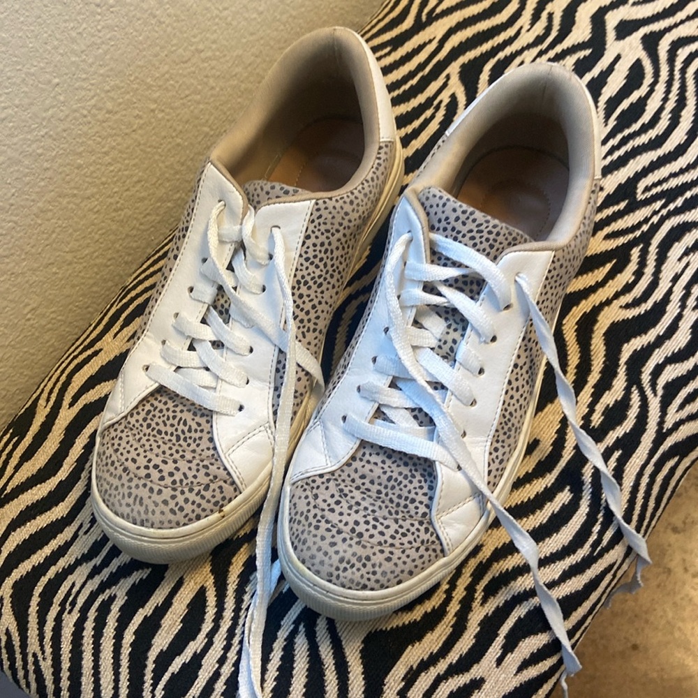 Universal Thread sneakers